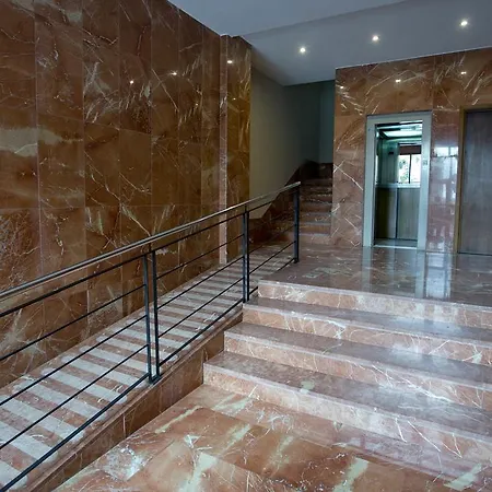 Center Luxury *